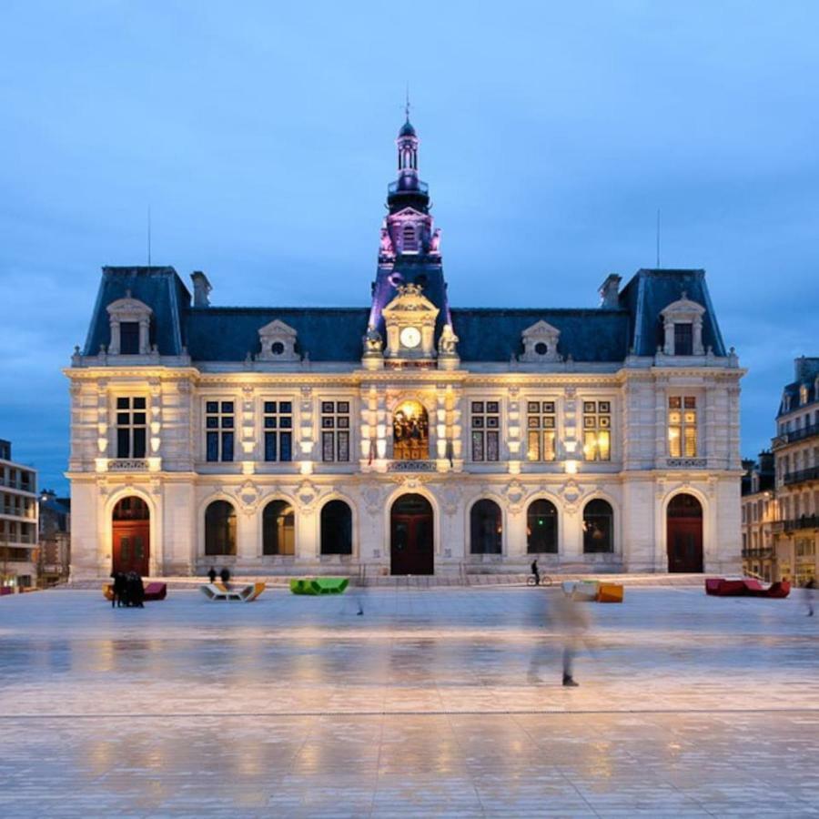 An Authentic Experience With Spa In The Center Poitiers Esterno foto